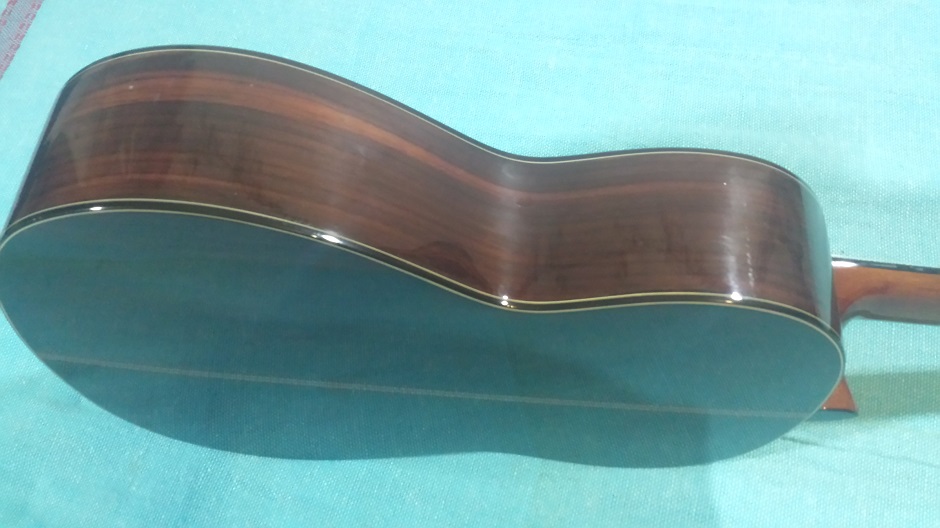 la guitarra española: los aros y el fondo